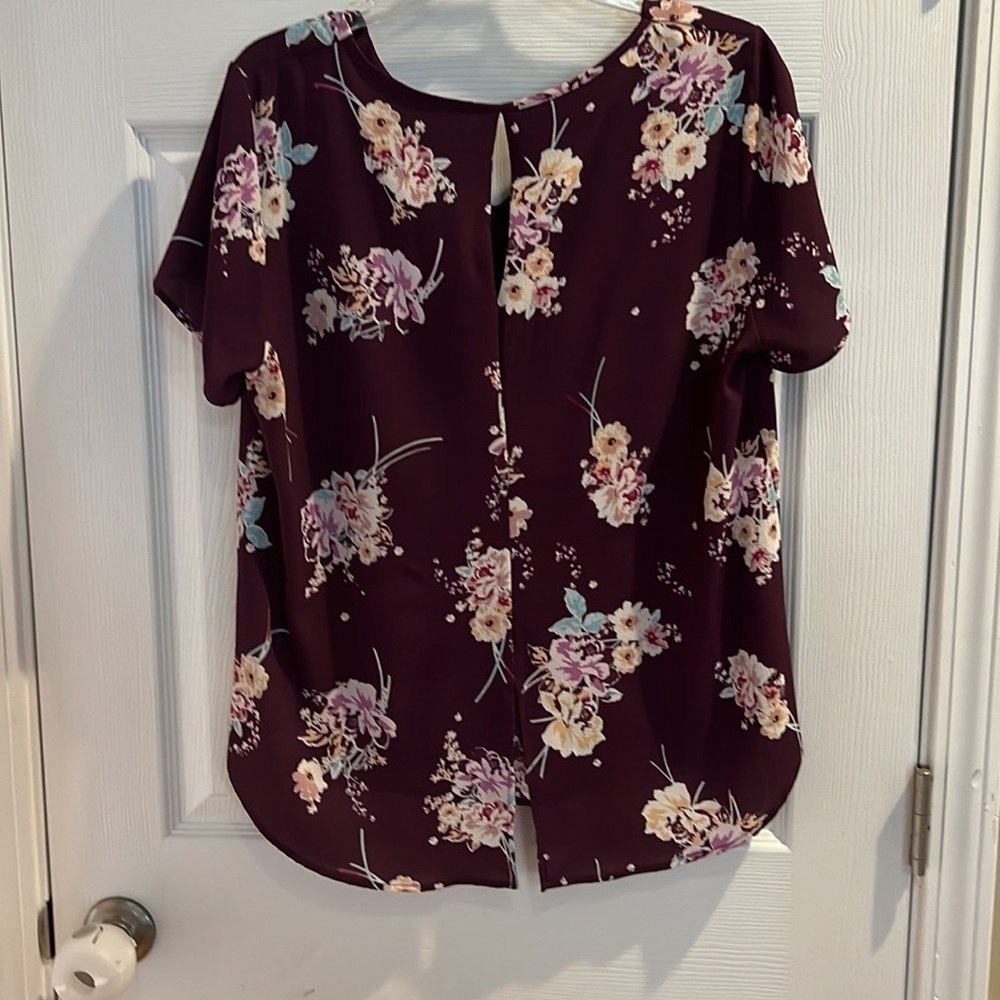 ReneeC women’s top - Picture 2 of 5